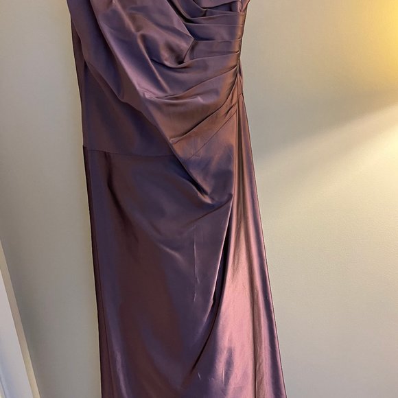 Silk gown - Picture 5 of 5